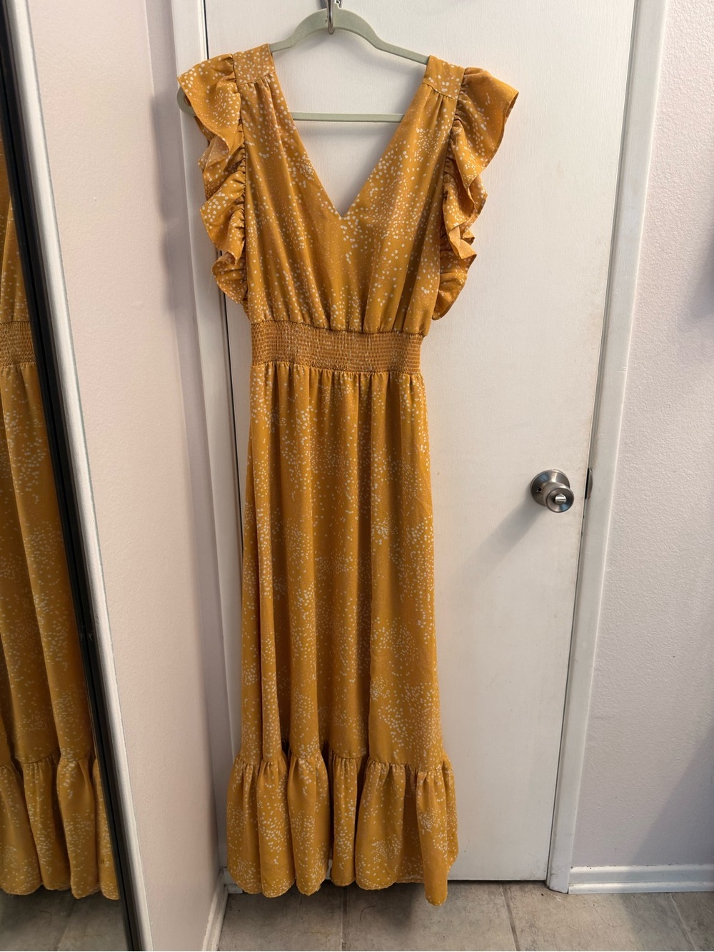 Express Mustard Dot Ruffle-Sleeve Midi Dress - Picture 6 of 6